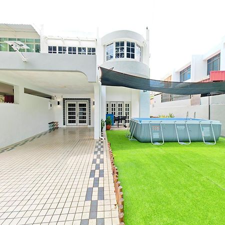 527 Beachhouse L 5 Bedroom With Swimming Pool - 3Min Walk To The Beach Tanjung Bungah  Exterior photo